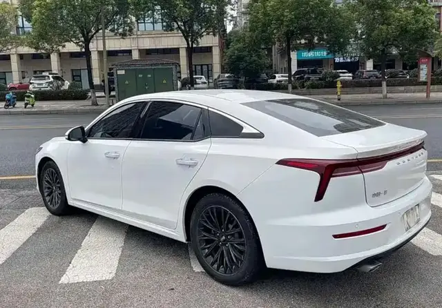 BESTUNE B70 АВТОМАТИЧЕСКАЯ ПАРКОВКА 2023