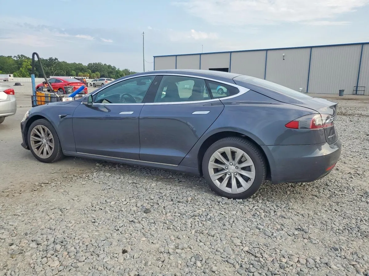 TESLA MODEL S 2017