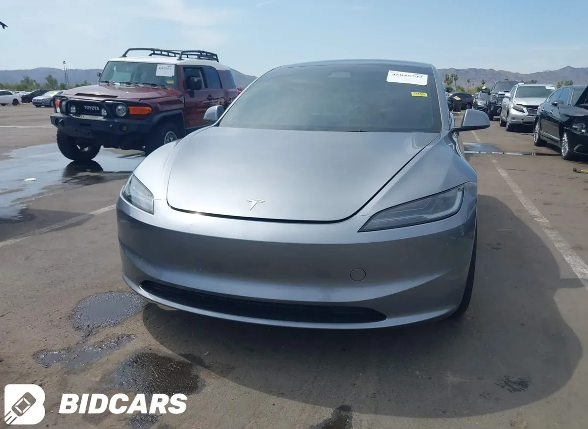 TESLA MODEL 3 2025