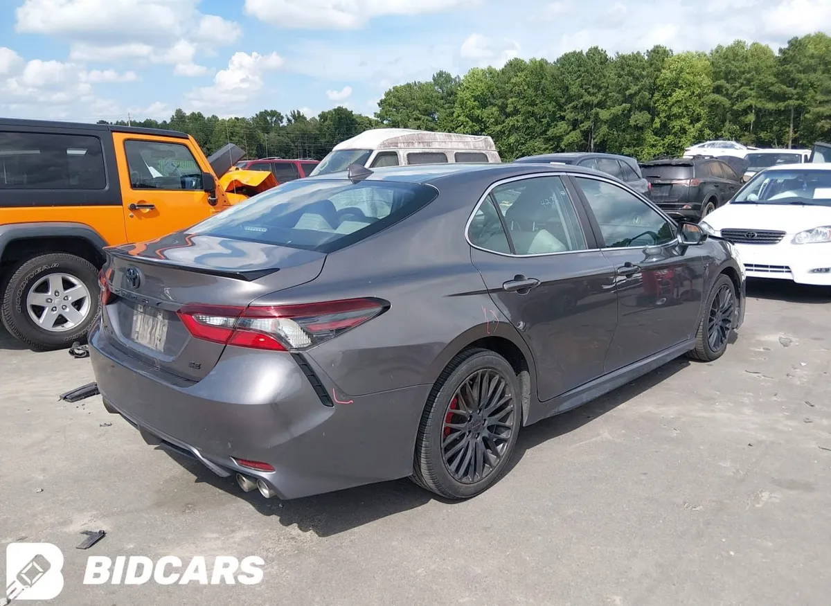 TOYOTA CAMRY SE 2022