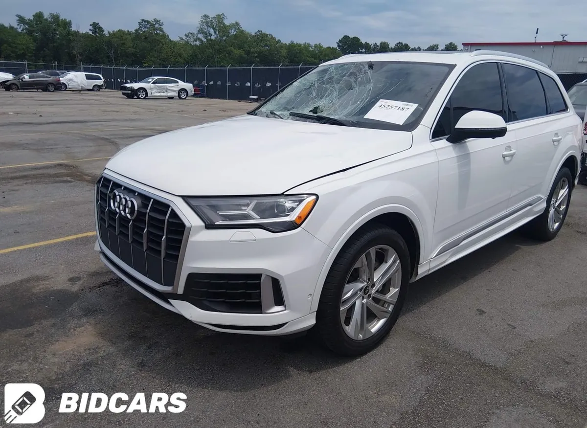 AUDI Q7 2021