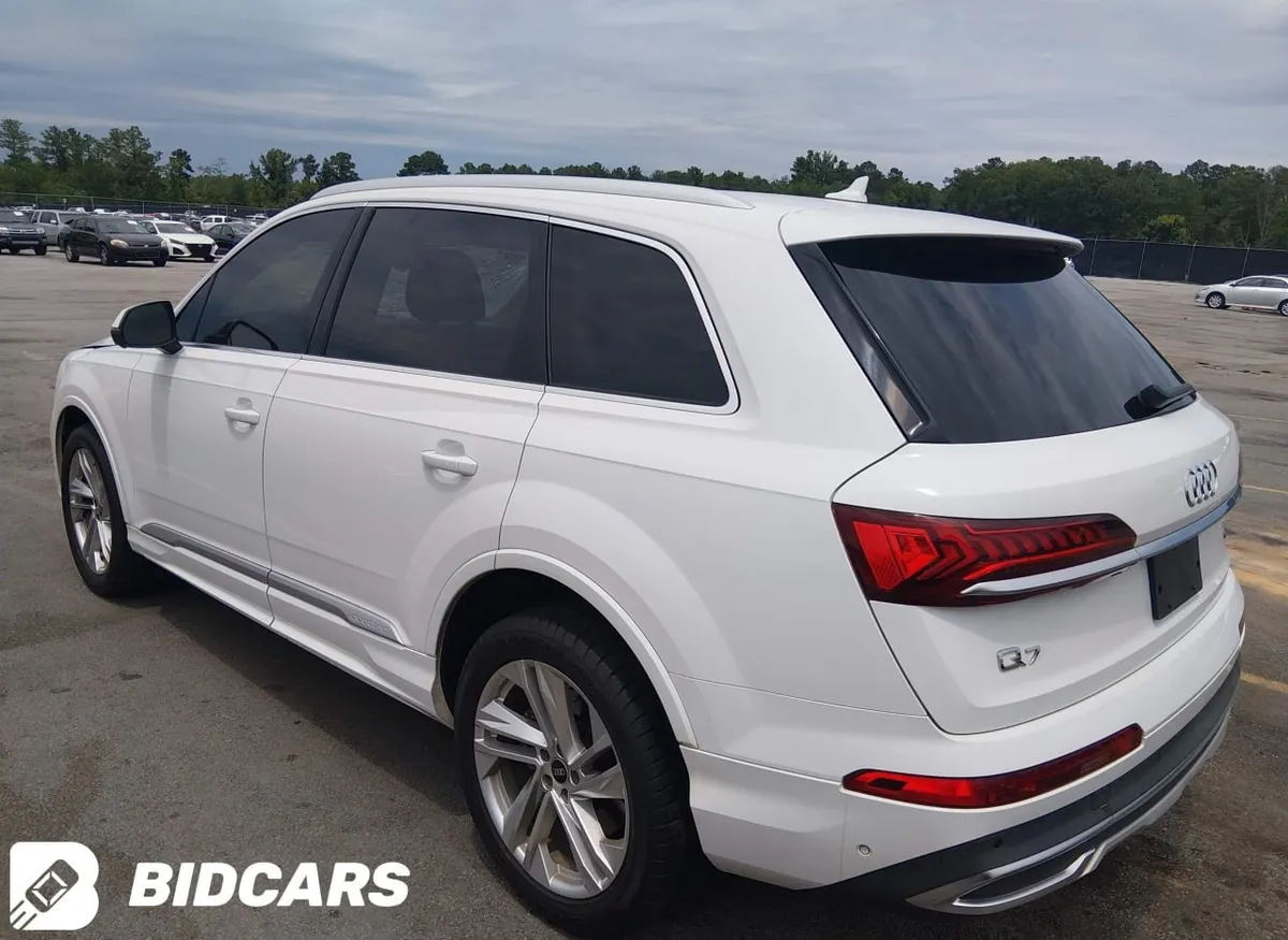 AUDI Q7 2021