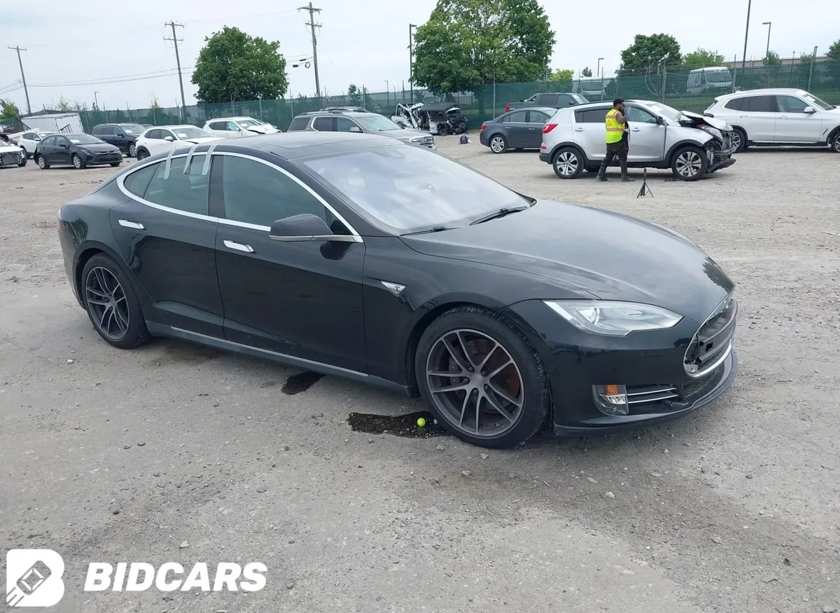 TESLA MODEL S 2015