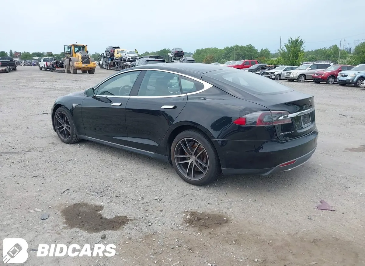 TESLA MODEL S 2015