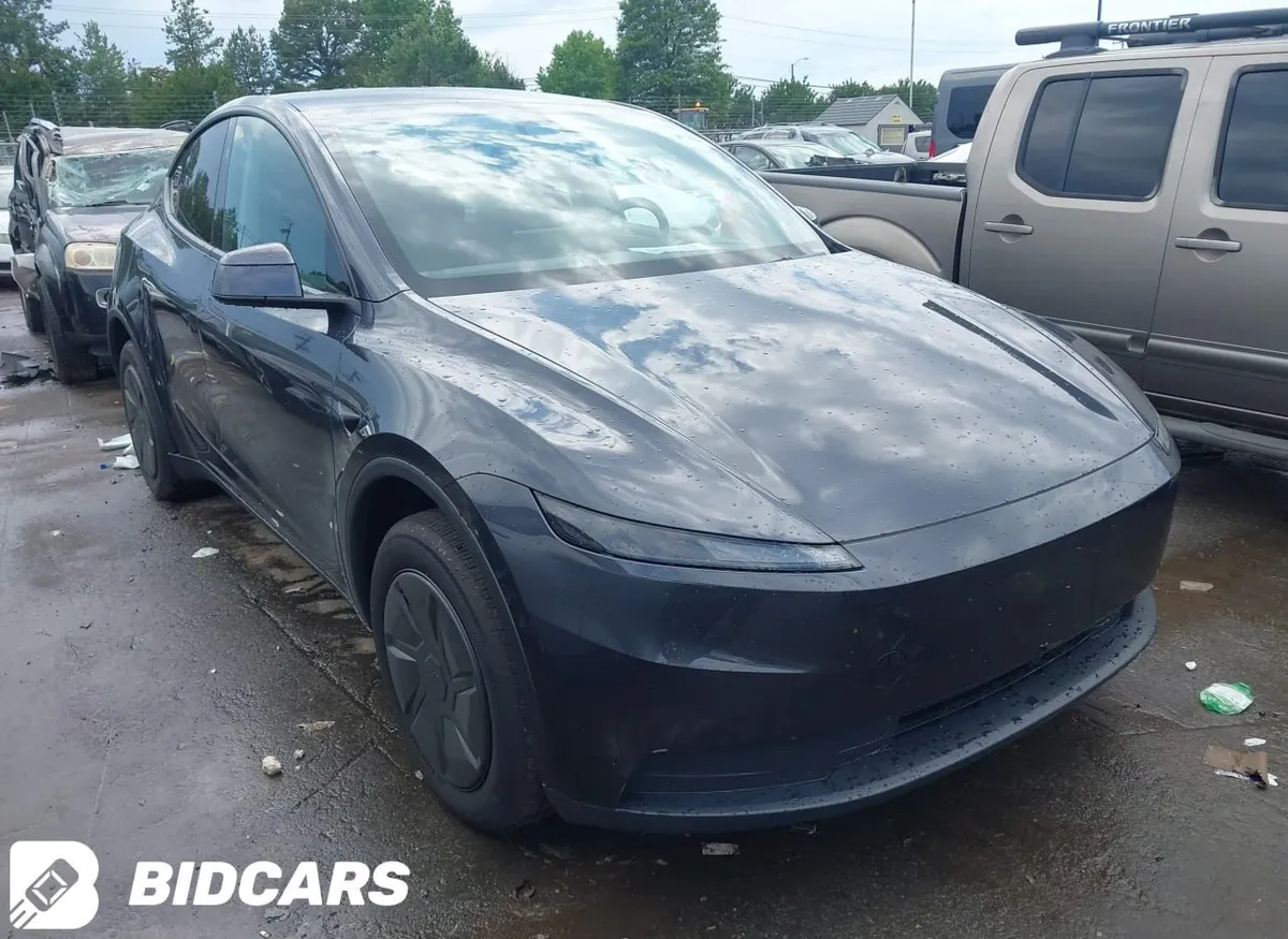 TESLA MODEL Y 2026