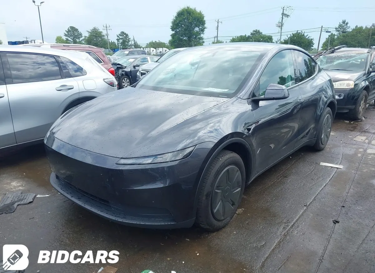 TESLA MODEL Y 2026