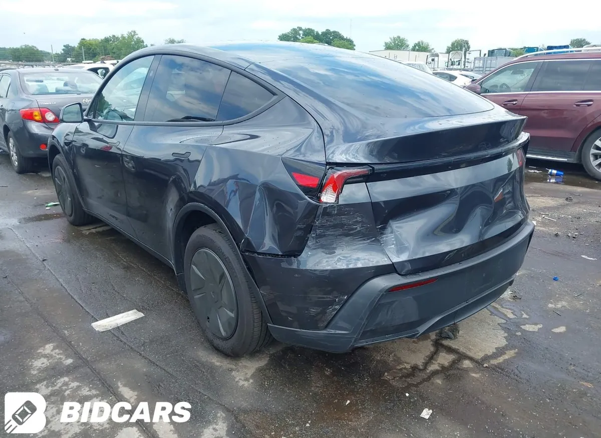 TESLA MODEL Y 2026