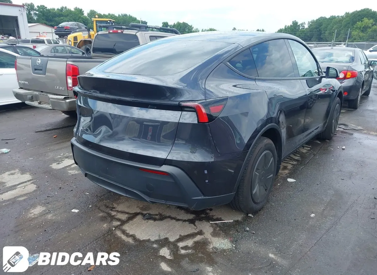 TESLA MODEL Y 2026
