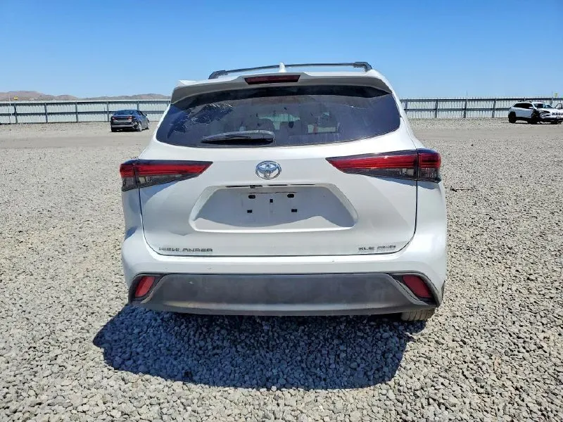 TOYOTA HIGHLANDER XLE 2023
