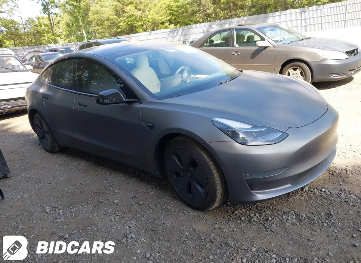 TESLA MODEL 3 2021