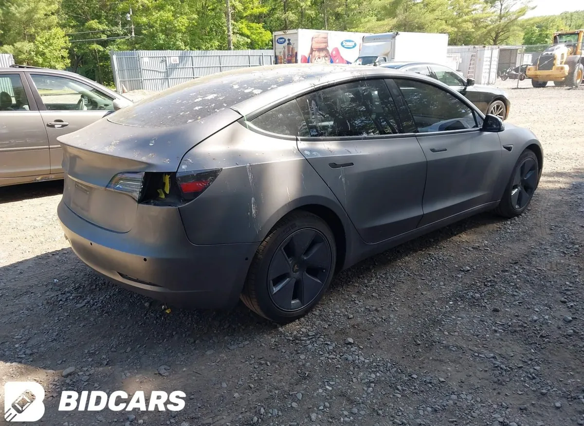 TESLA MODEL 3 2021
