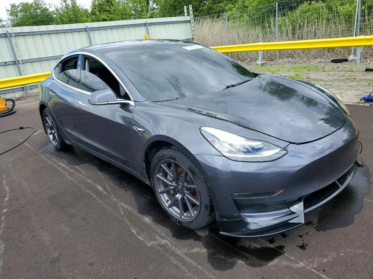 TESLA MODEL 3 2018