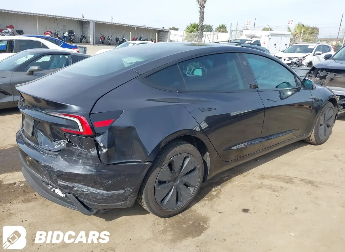 TESLA MODEL 3 2025