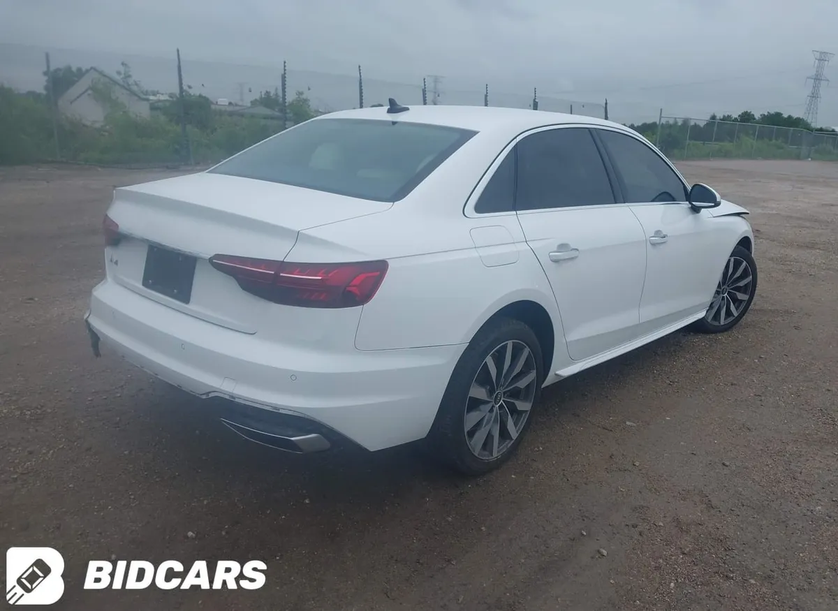 AUDI A4 2022