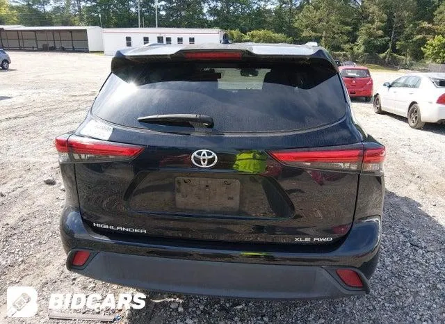 TOYOTA HIGHLANDER XLE 2022