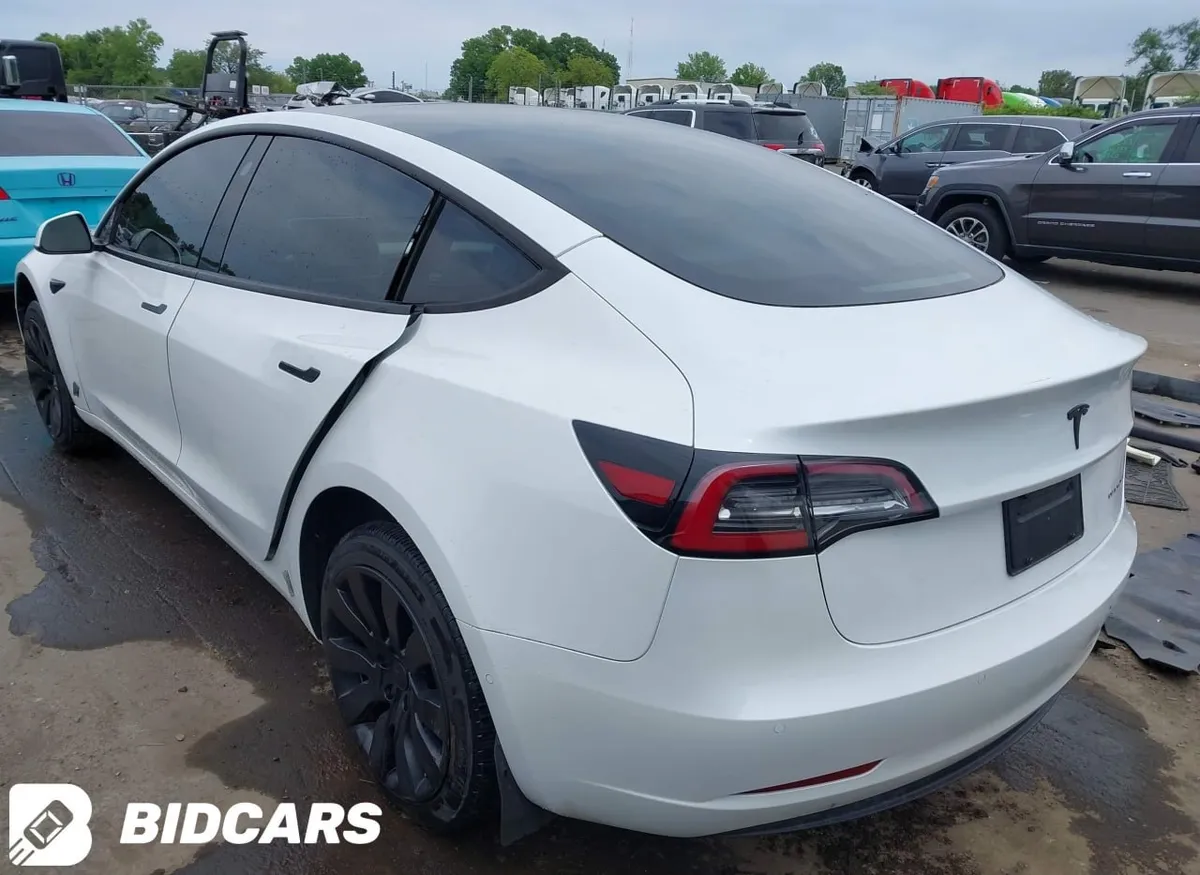 TESLA MODEL 3 2021