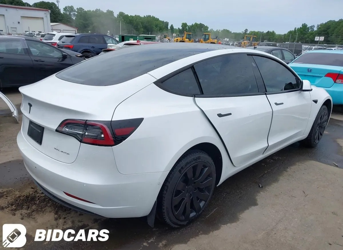 TESLA MODEL 3 2021