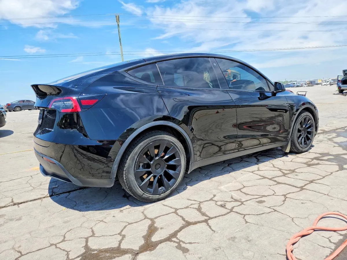 TESLA MODEL Y 2021