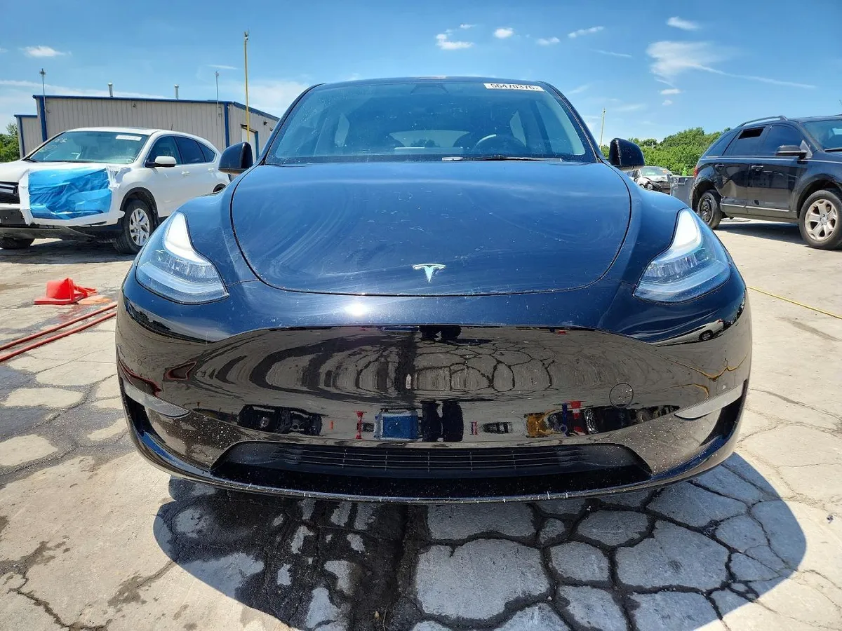 TESLA MODEL Y 2021