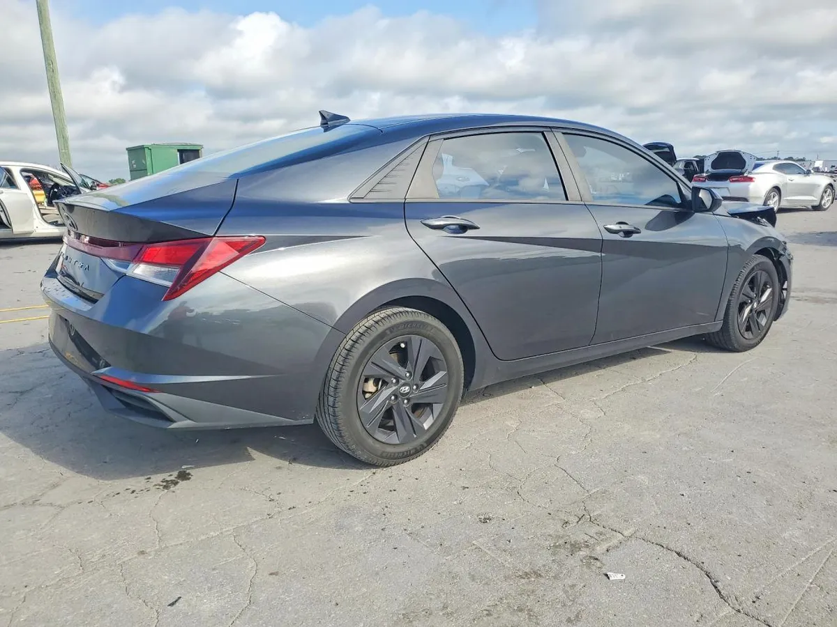 HYUNDAI ELANTRA 2022