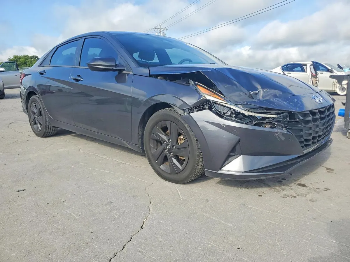 HYUNDAI ELANTRA 2022