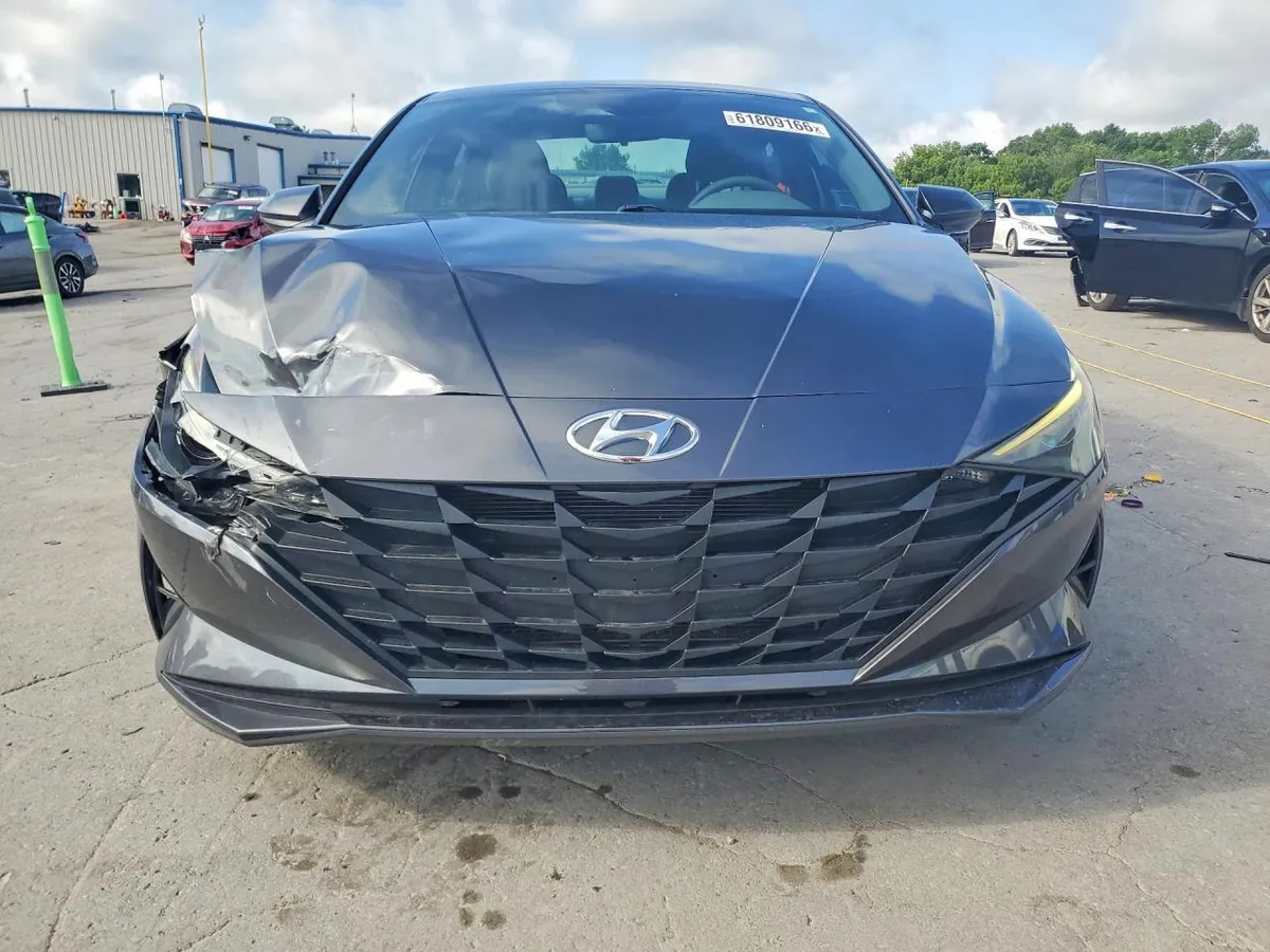 HYUNDAI ELANTRA 2022