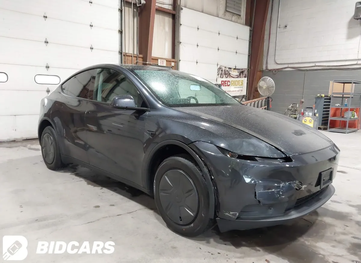TESLA MODEL Y 2026
