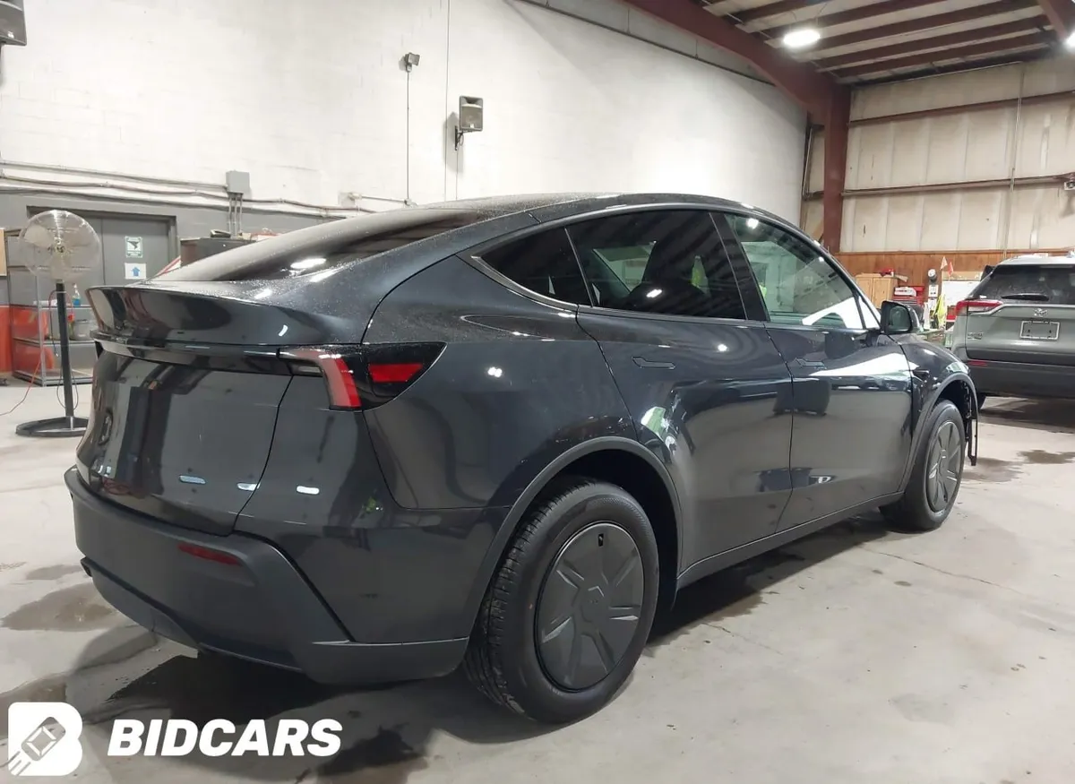 TESLA MODEL Y 2026