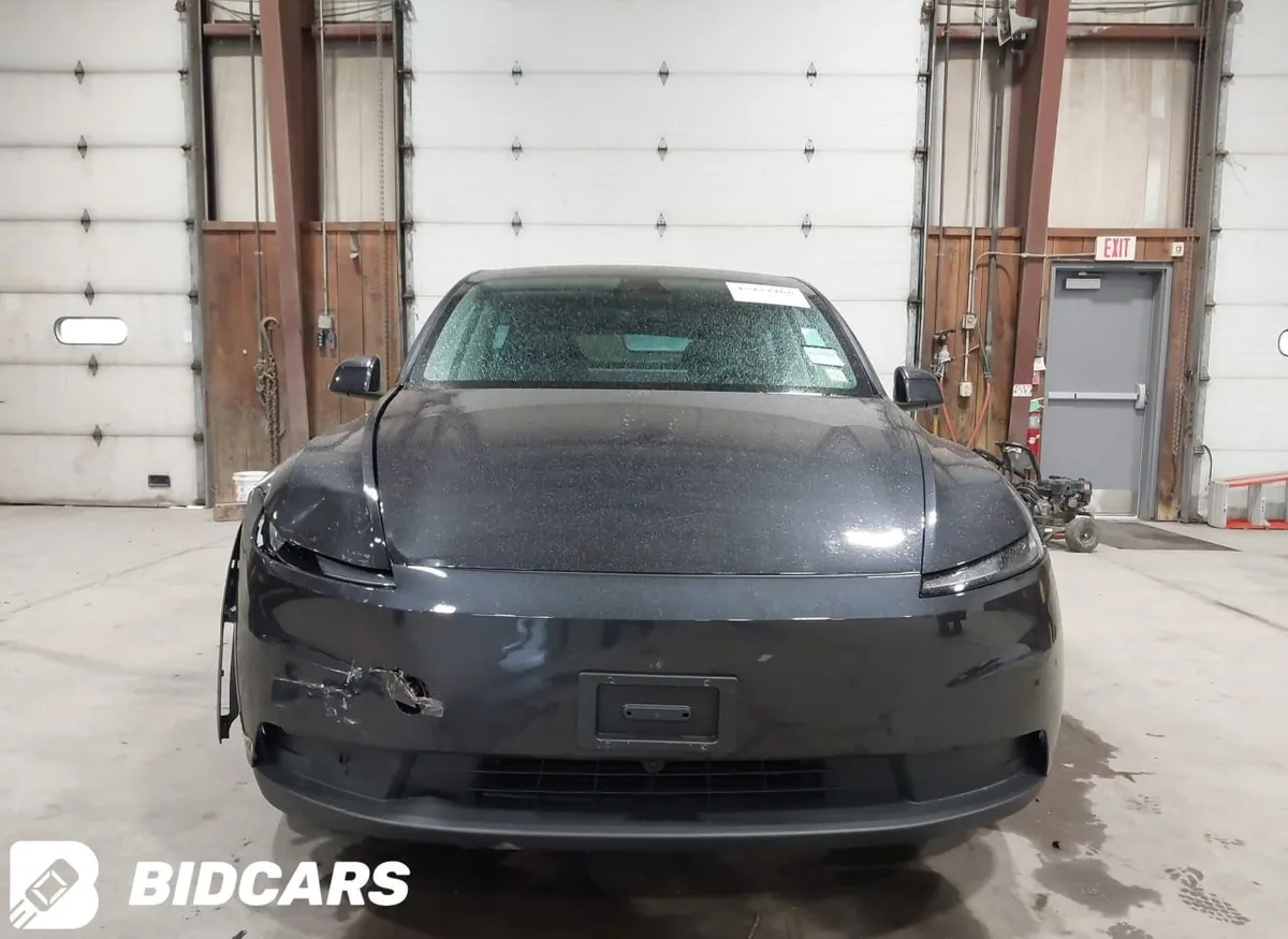 TESLA MODEL Y 2026