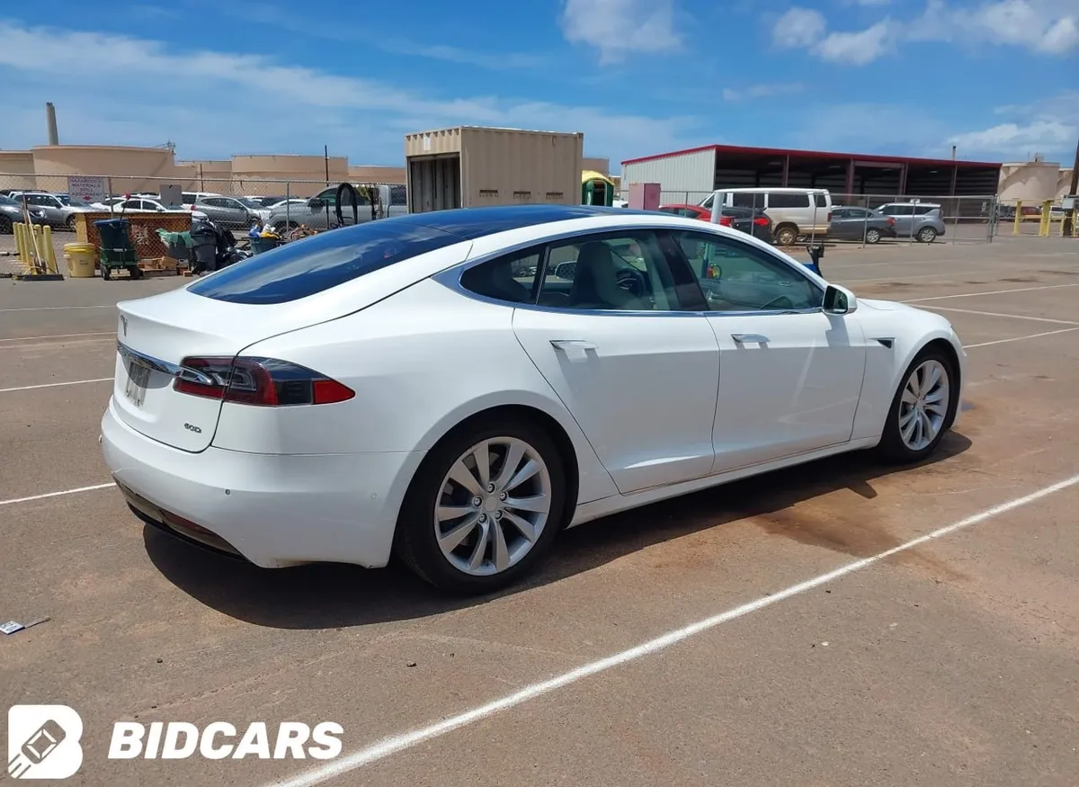 TESLA MODEL S 2016