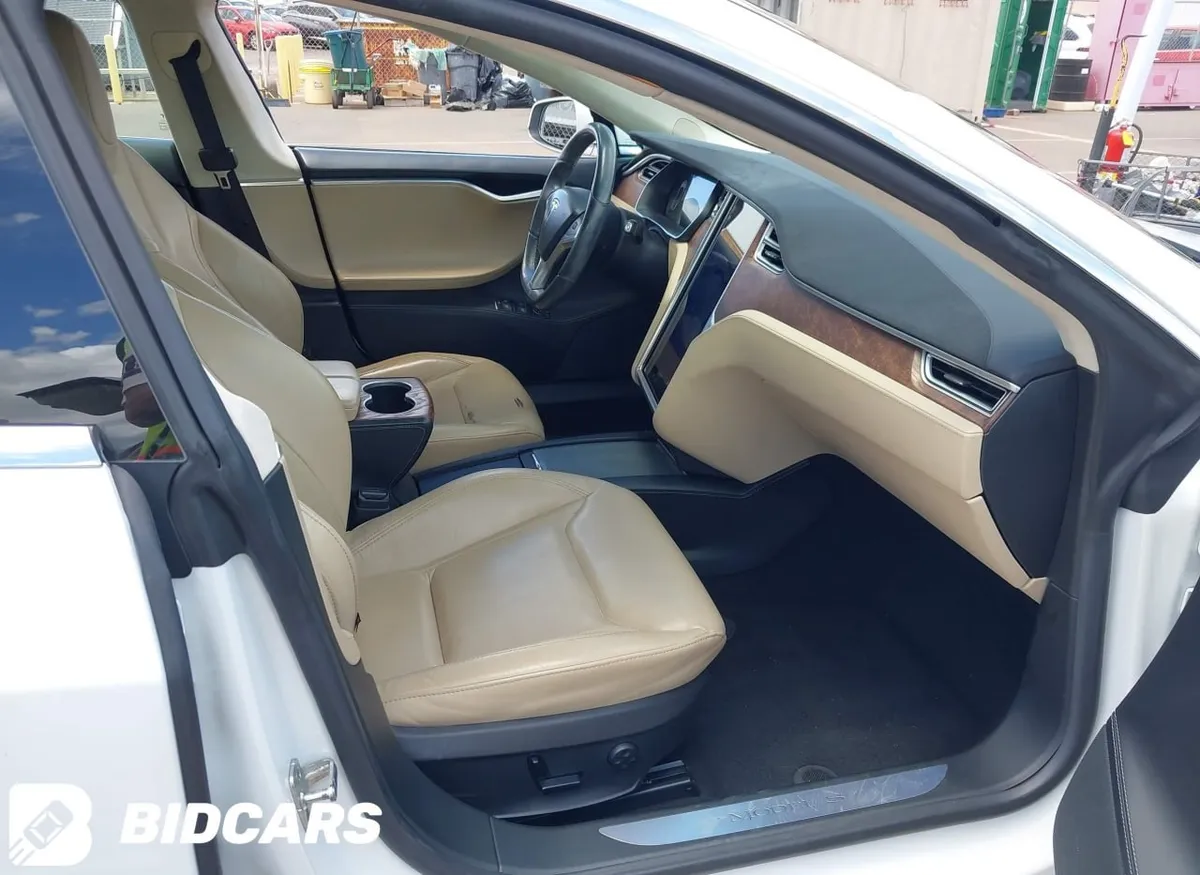 TESLA MODEL S 2016