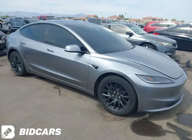 TESLA MODEL 3 2025