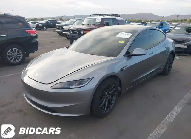 TESLA MODEL 3 2025