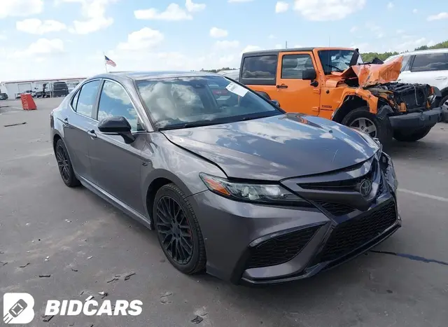 TOYOTA CAMRY SE 2022