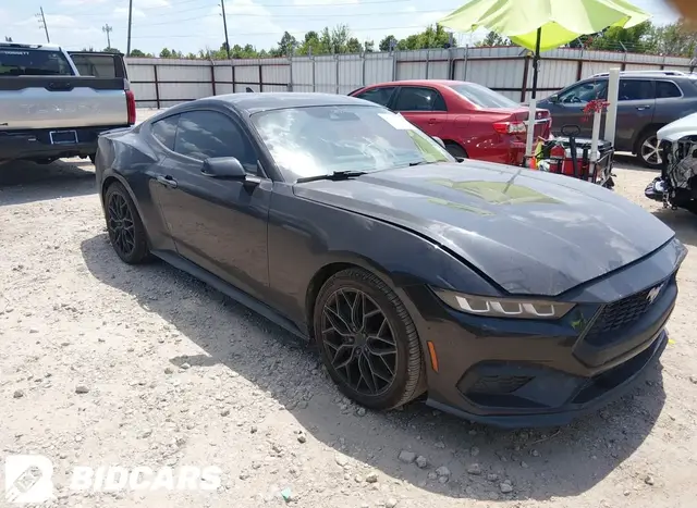 FORD MUSTANG 2024