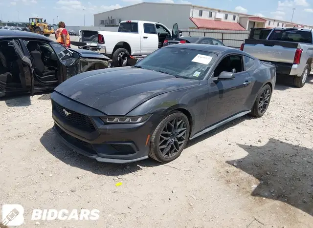 FORD MUSTANG 2024