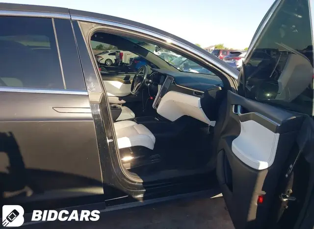 TESLA MODEL X 2016