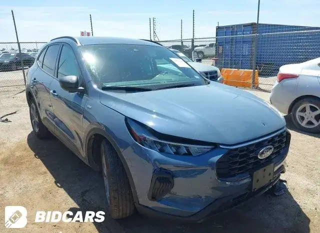 FORD ESCAPE ST-LINE 2025