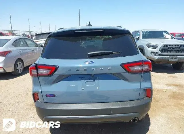 FORD ESCAPE ST-LINE 2025
