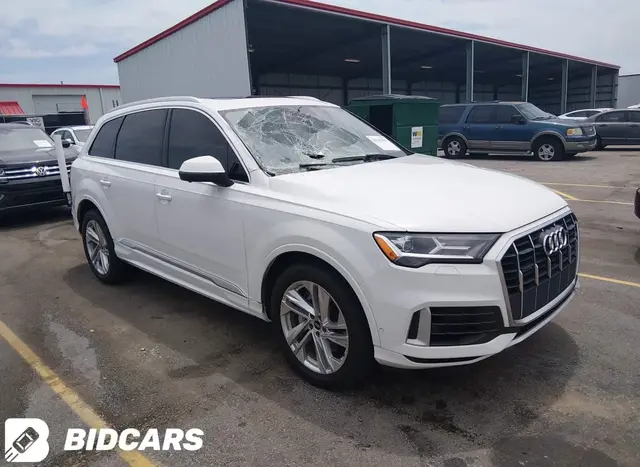 AUDI Q7 2021