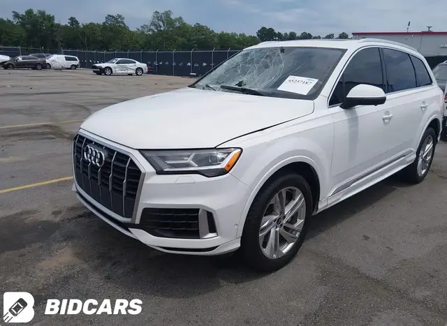 AUDI Q7 2021
