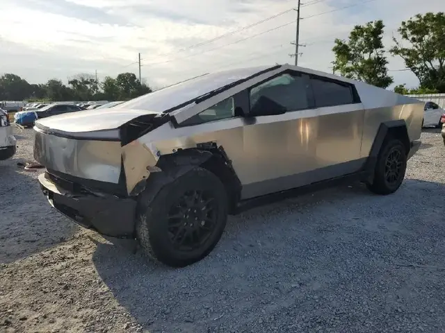 TESLA CYBERTRUCK 2024