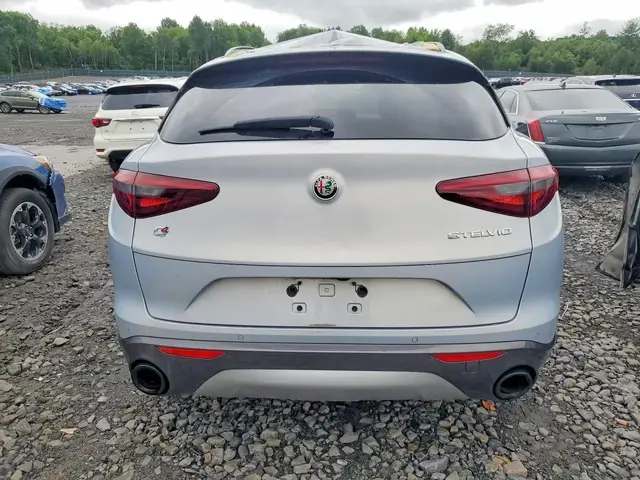 ALFA ROMEO STELVIO 2022