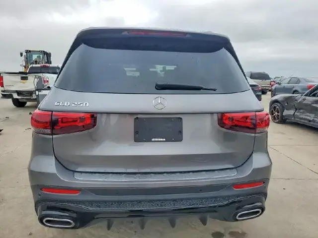 MERCEDES-BENZ GLB 250 2023