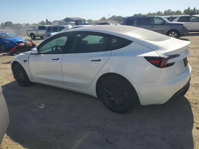 TESLA MODEL 3 2025