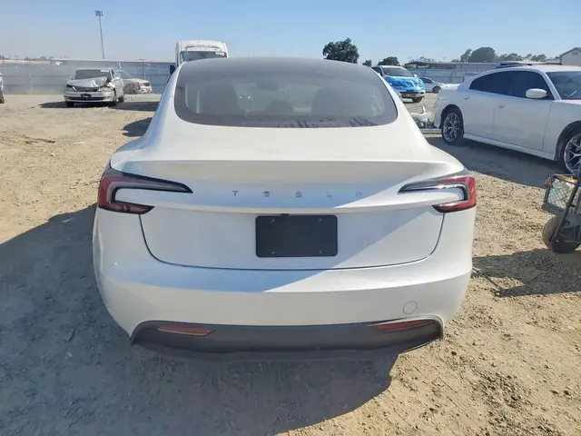 TESLA MODEL 3 2025