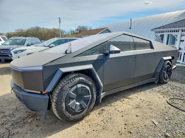 TESLA CYBERTRUCK 2024