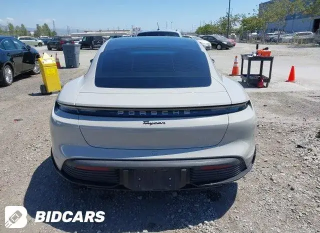 PORSCHE TAYCAN 2023