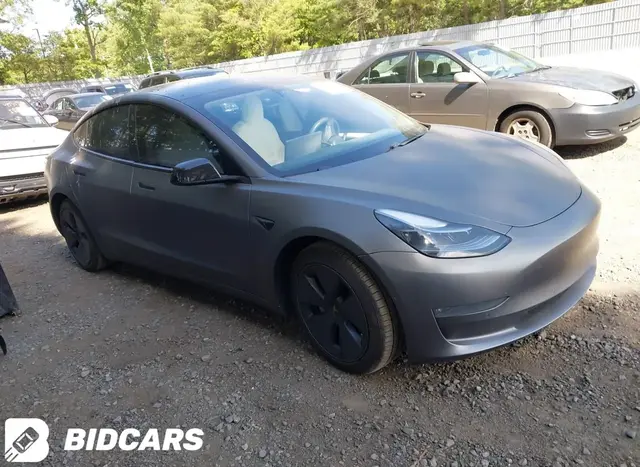 TESLA MODEL 3 2021