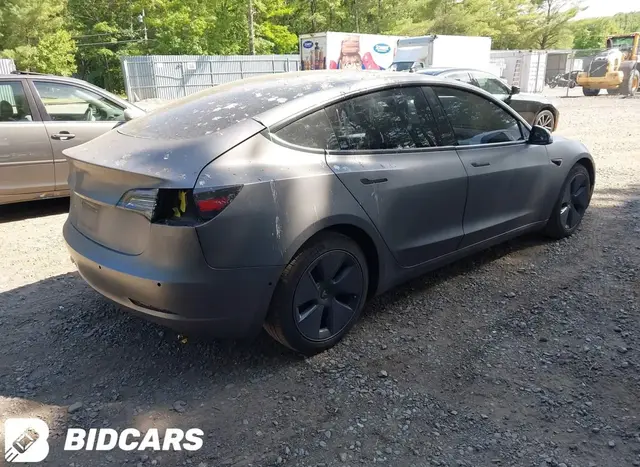 TESLA MODEL 3 2021